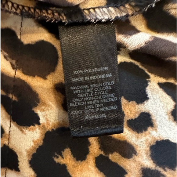 Express XS Animal print portofino shirt - Picture 8 of 8